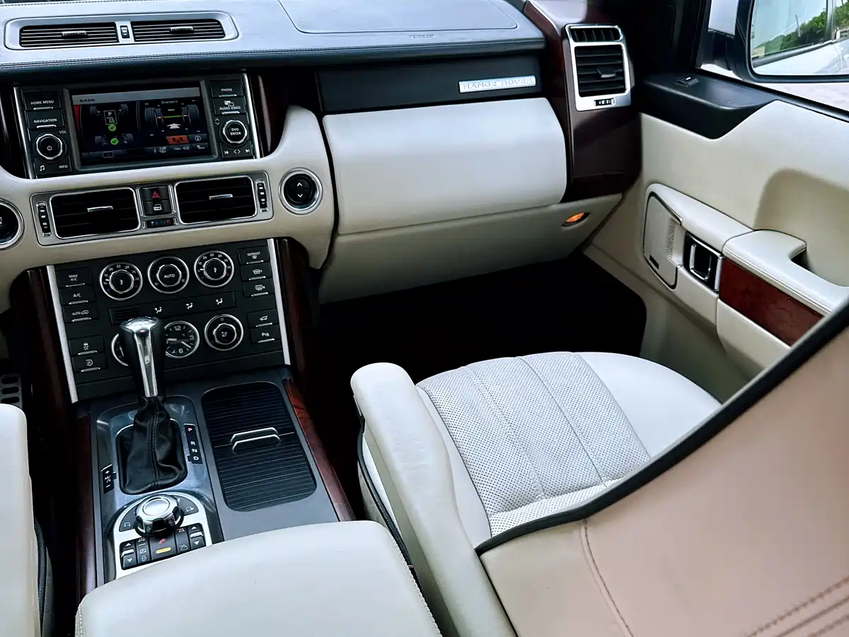 Land Rover Range Rover 2012 5.0 SC V8 фото 14