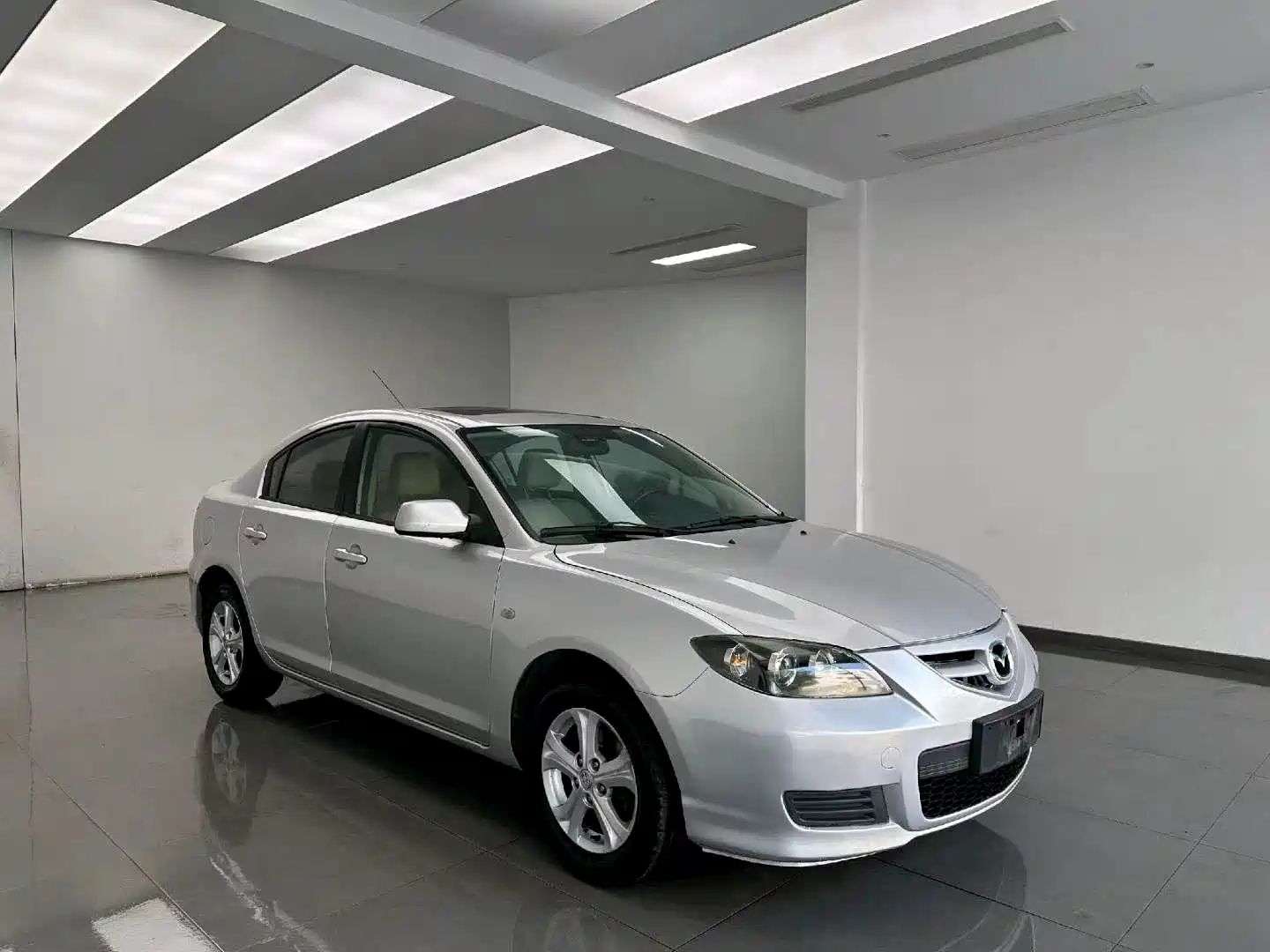 Photo 3 - Mazda 3