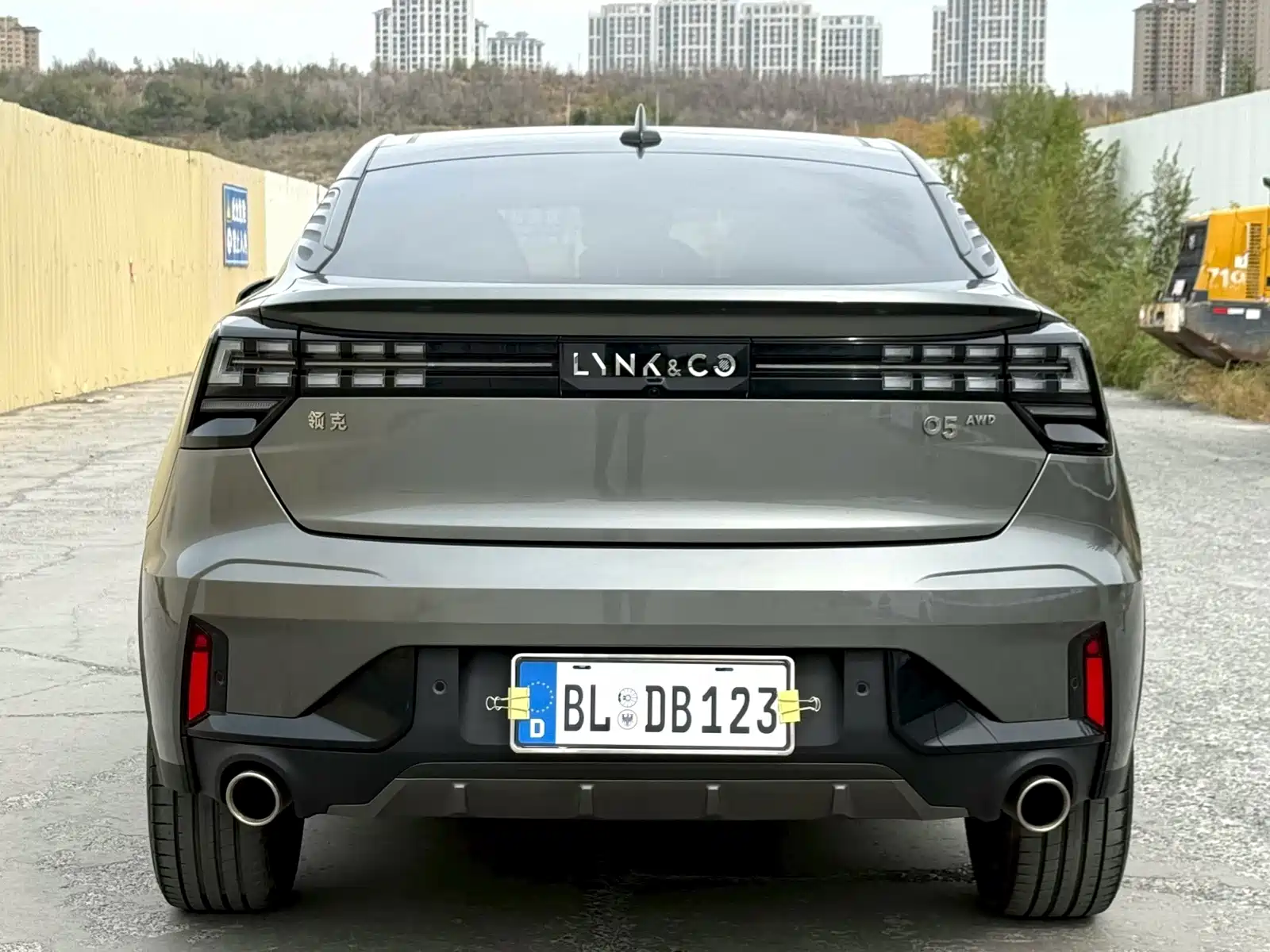 Фото 8 - Lynk & Co 05
