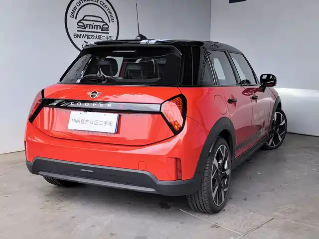 MINI 2025 Model 2.0T COOPER S Artist 5-Door — фото 5