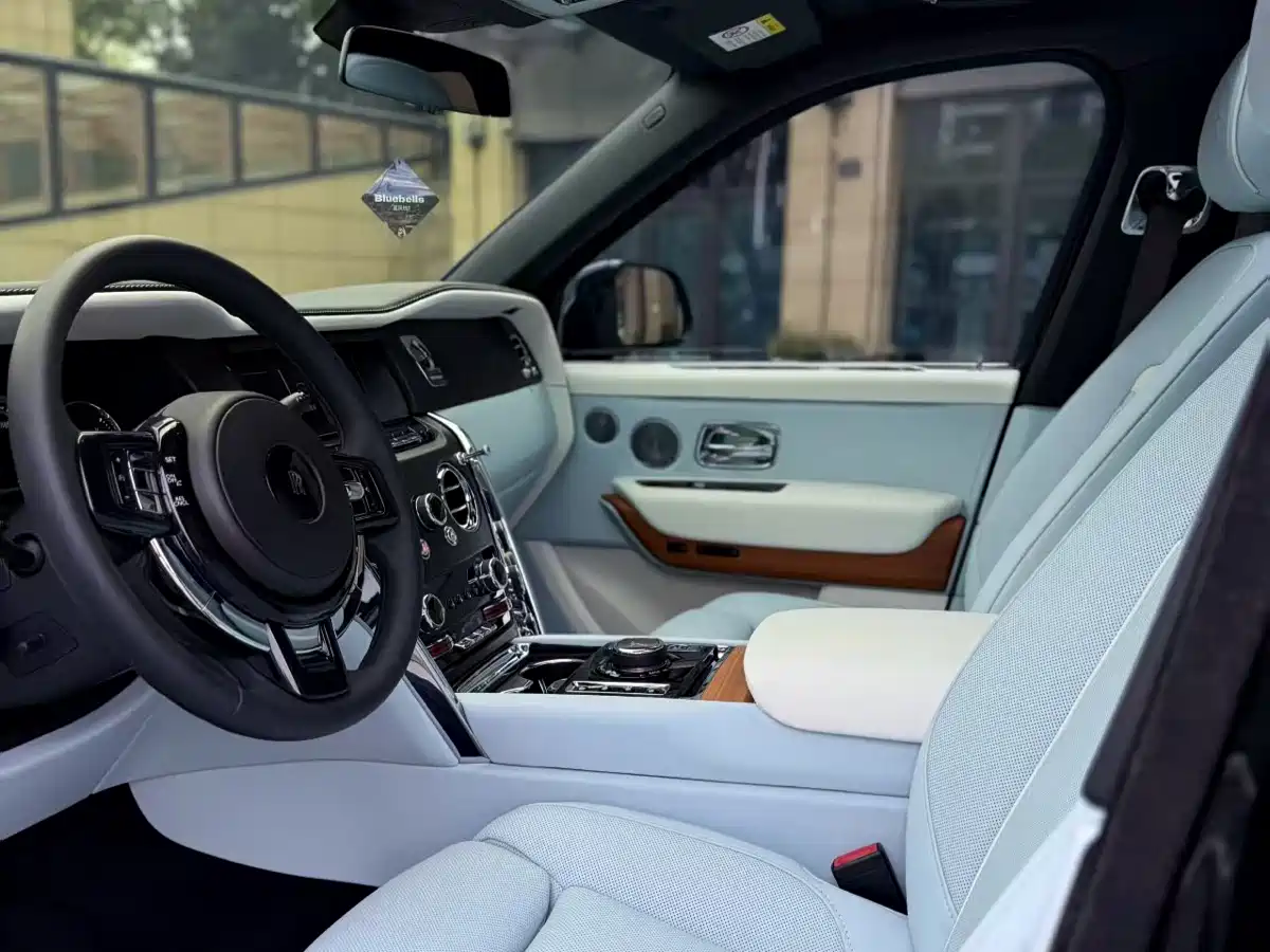 Rolls-Royce Cullinan 2018 4-Seater Version фото 4