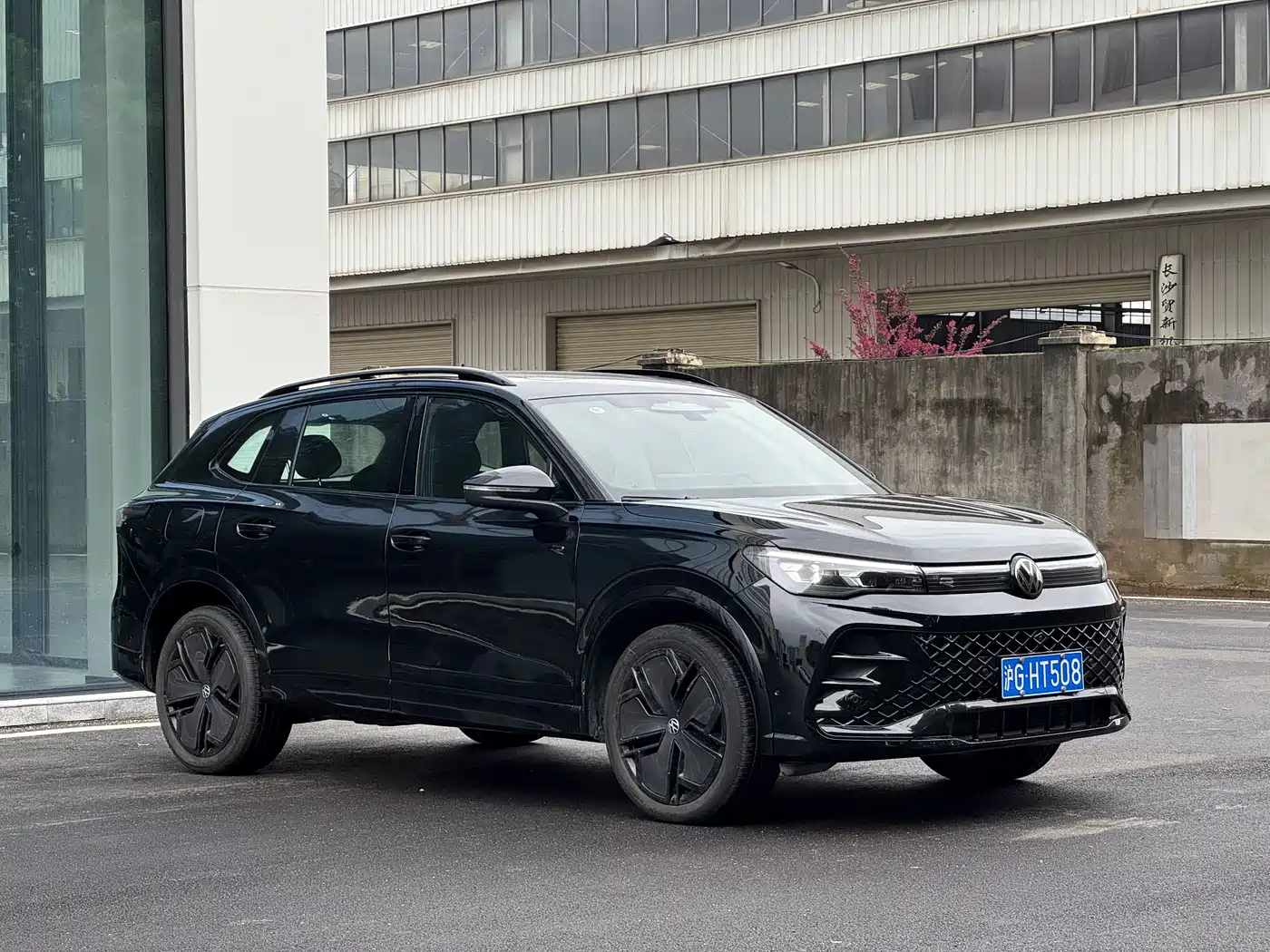 Volkswagen Tiguan L 2024 PRO 330TSI FWD R-Line Intelligent Premium Edition фото 3