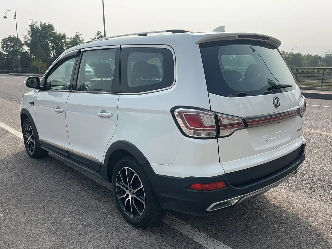 Dongfeng Fengxing Jingyi X6 2018 2017 Joy Series 1.5T Manual Luxury