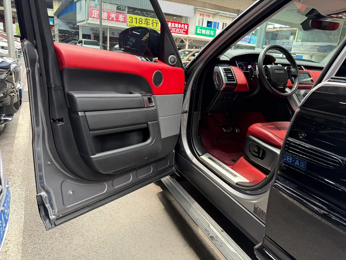 Land Rover Range Rover Sport 2021 3.0 L6 Gloss Black Edition фото 12