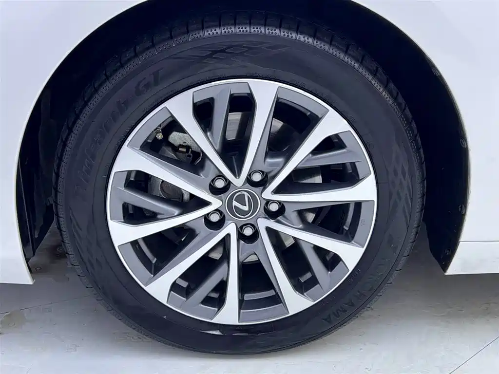 Lexus ES 2022 200 Excellence Edition фото 11