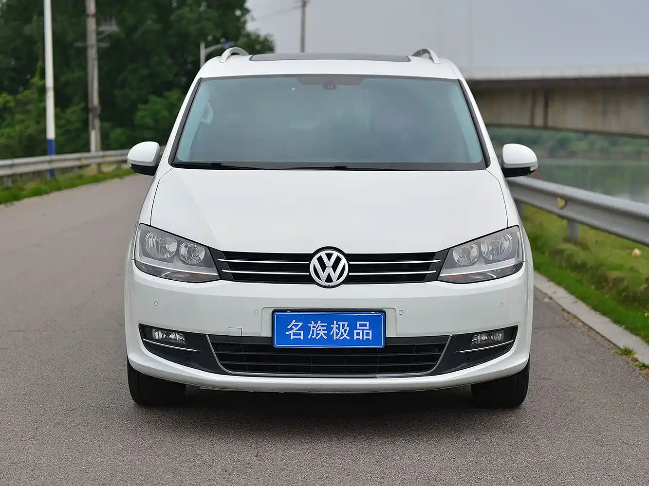 Volkswagen Sharan 2013 1.8TSI Comfort фото 8