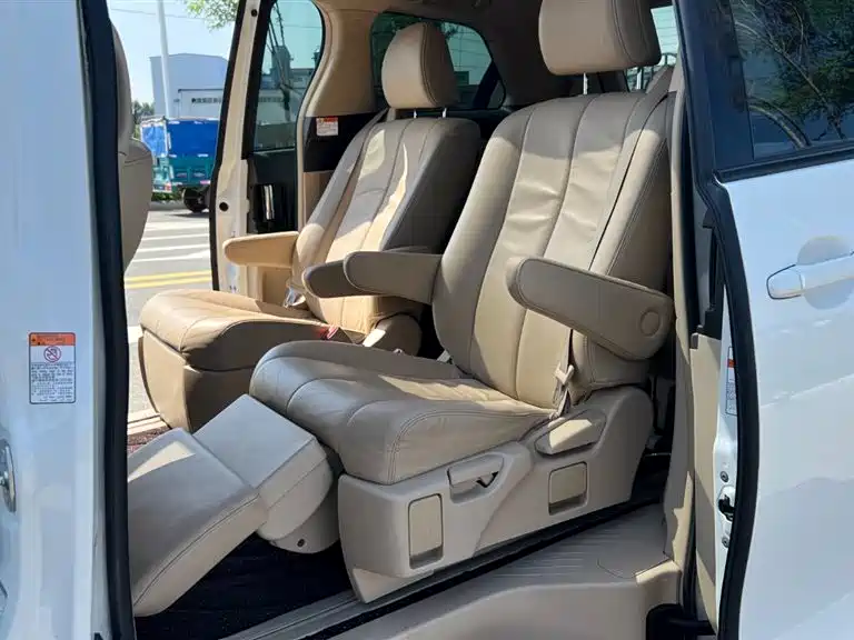 Toyota Previa 2016 2012 2.4L 7-Seater Luxury Edition
