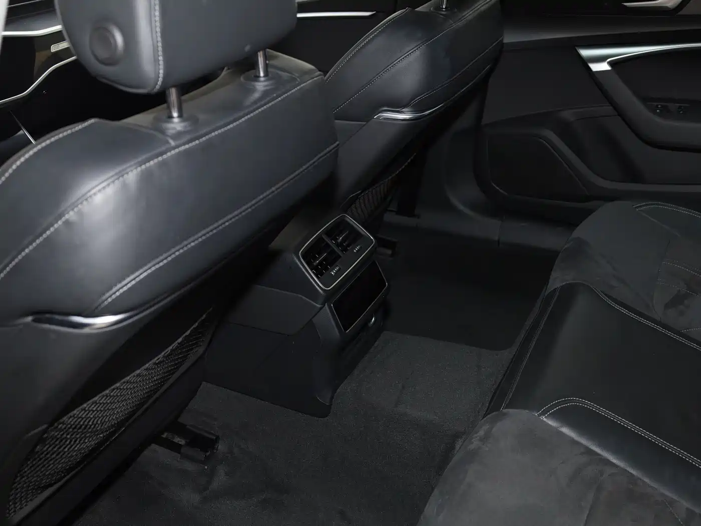 Audi A7L 2024 45TFSI S-line Dream Edition Crystal Package фото 22