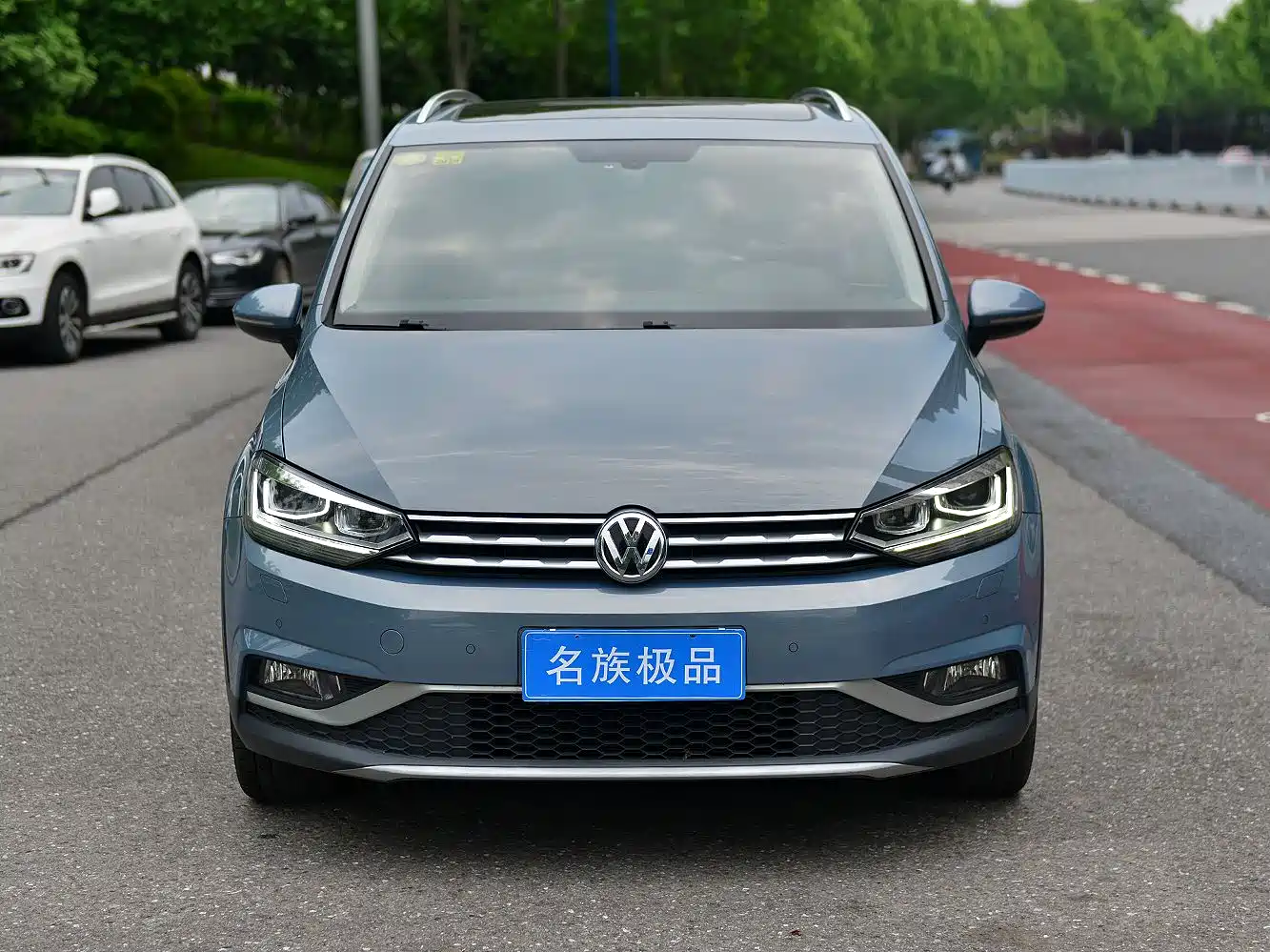 Volkswagen Touran 2018 Touran L 280TSI DSG Cross Edition 7-seater China VI фото 8