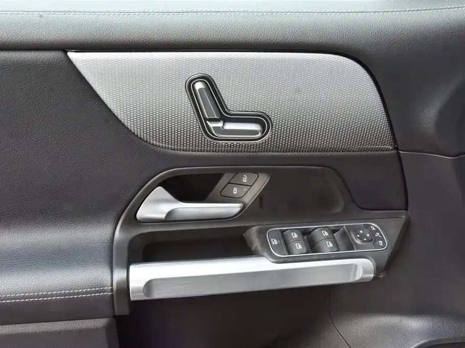 Mercedes-Benz GLB, миниатюра 6