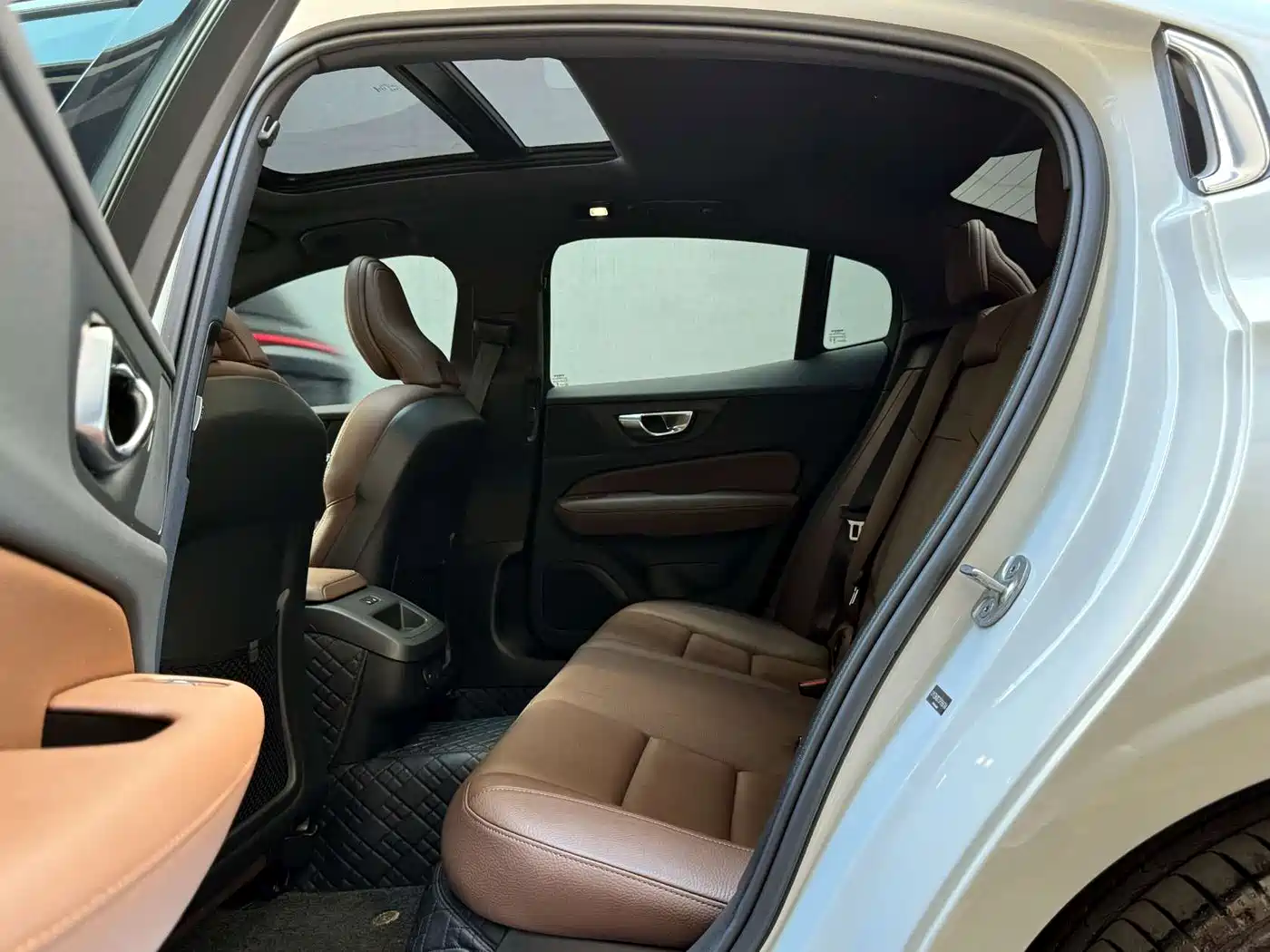 Volvo S60 2024 2025 B4 Smart Luxury Edition