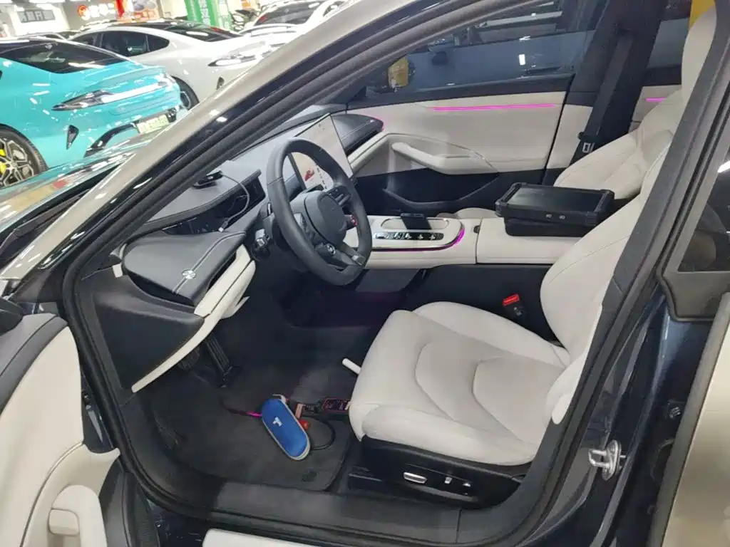 Photo 15 - Xiaomi SU7