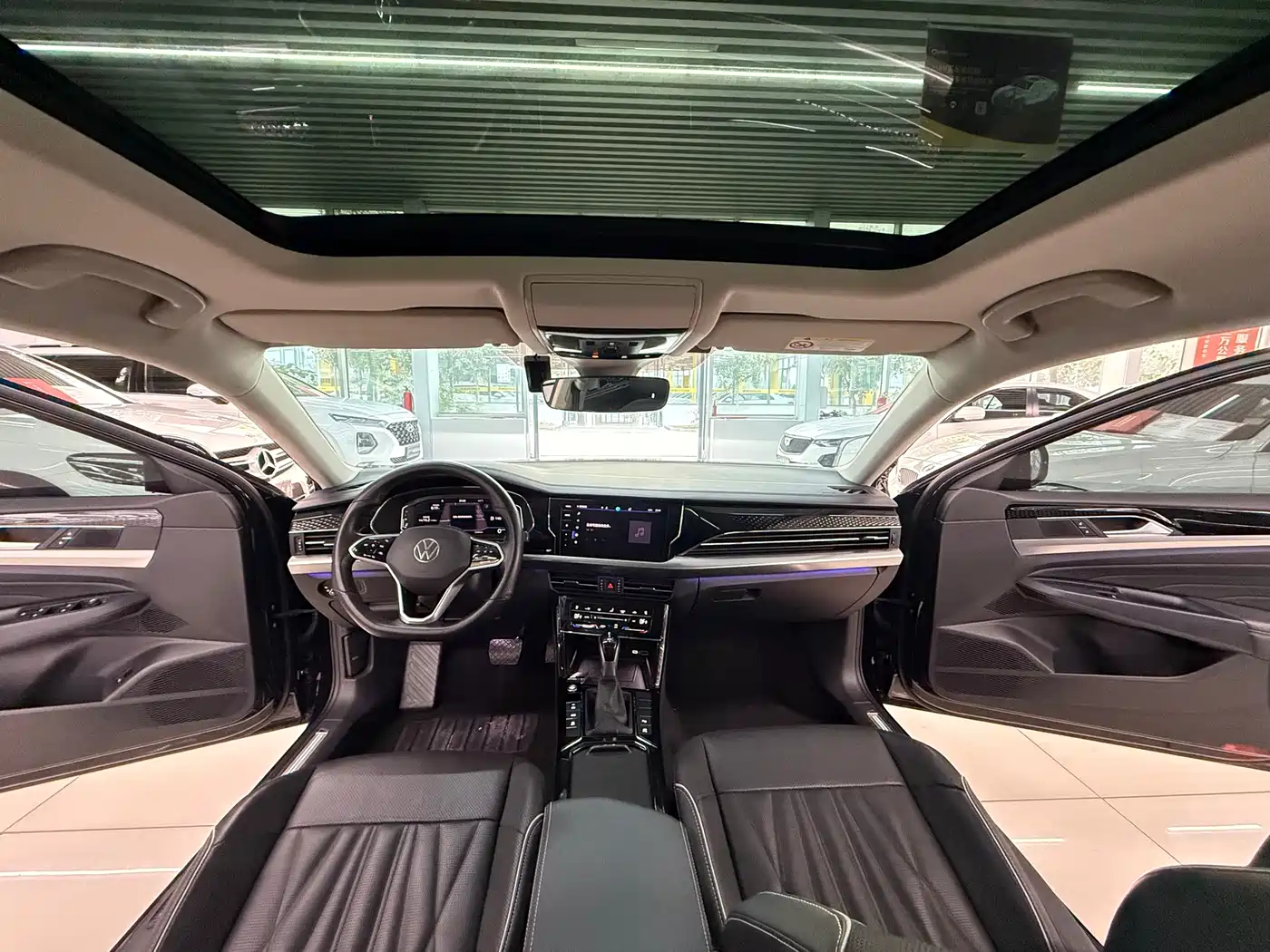 Volkswagen Passat 2023 330TSI Starlight Luxury Edition фото 7