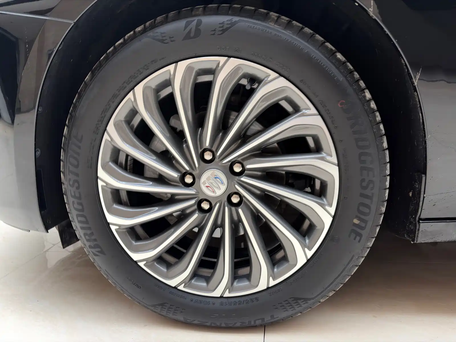 Photo 16 - Buick LaCrosse
