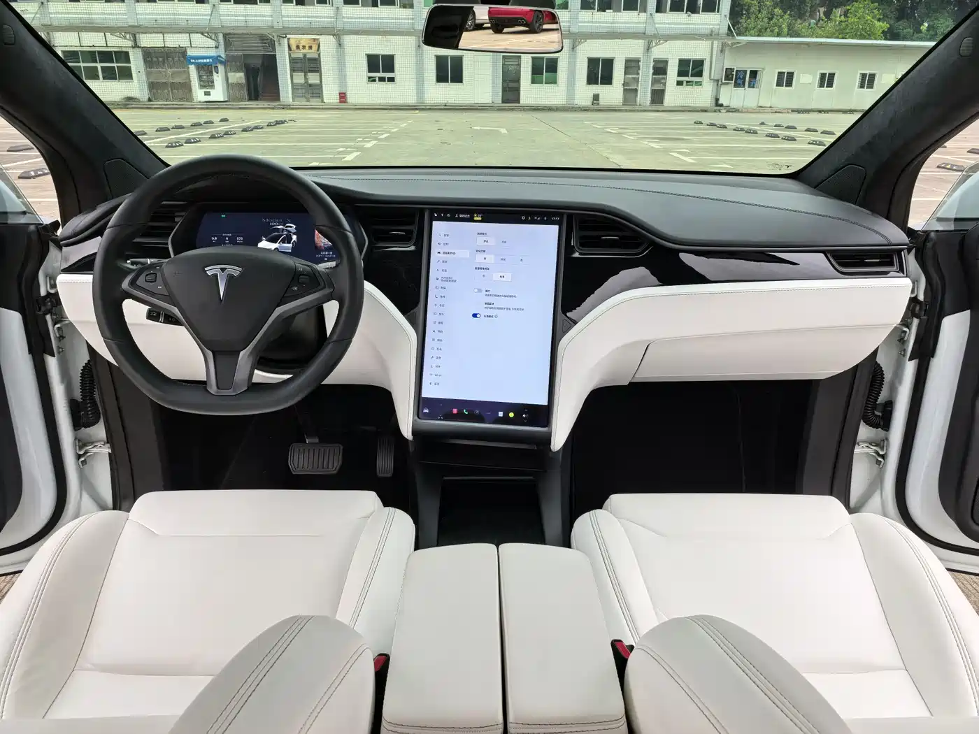 TESLA MODEL X