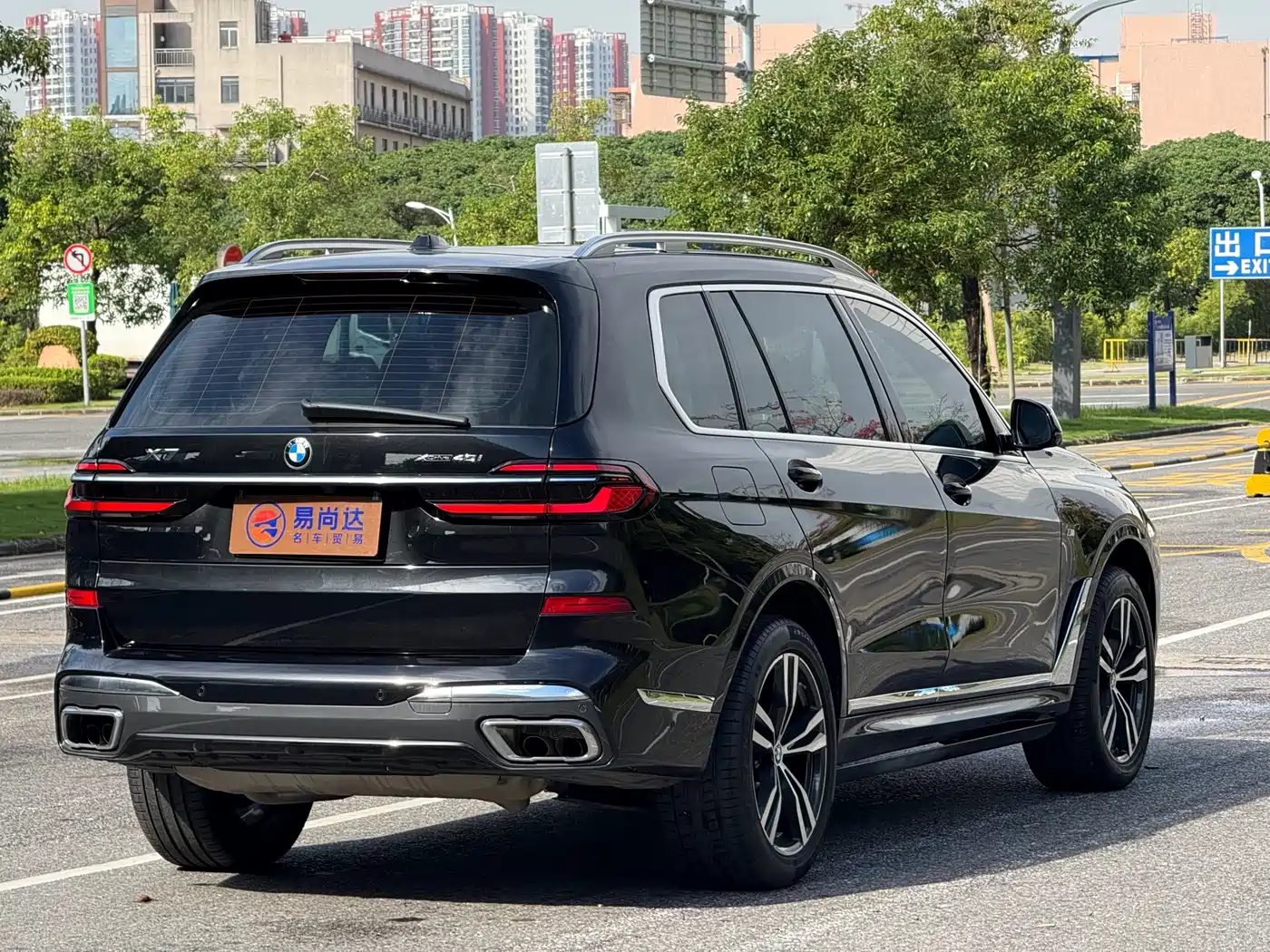 BMW X7 2023 xDrive40i Exclusive M Sport Package фото 15