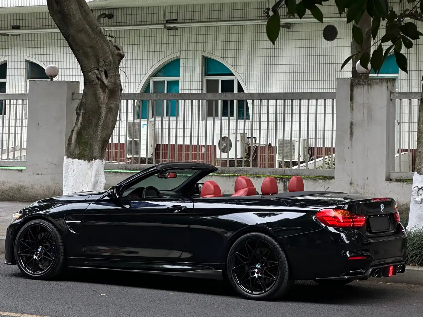 BMW M4 2014 M4 Convertible Coupe фото 3