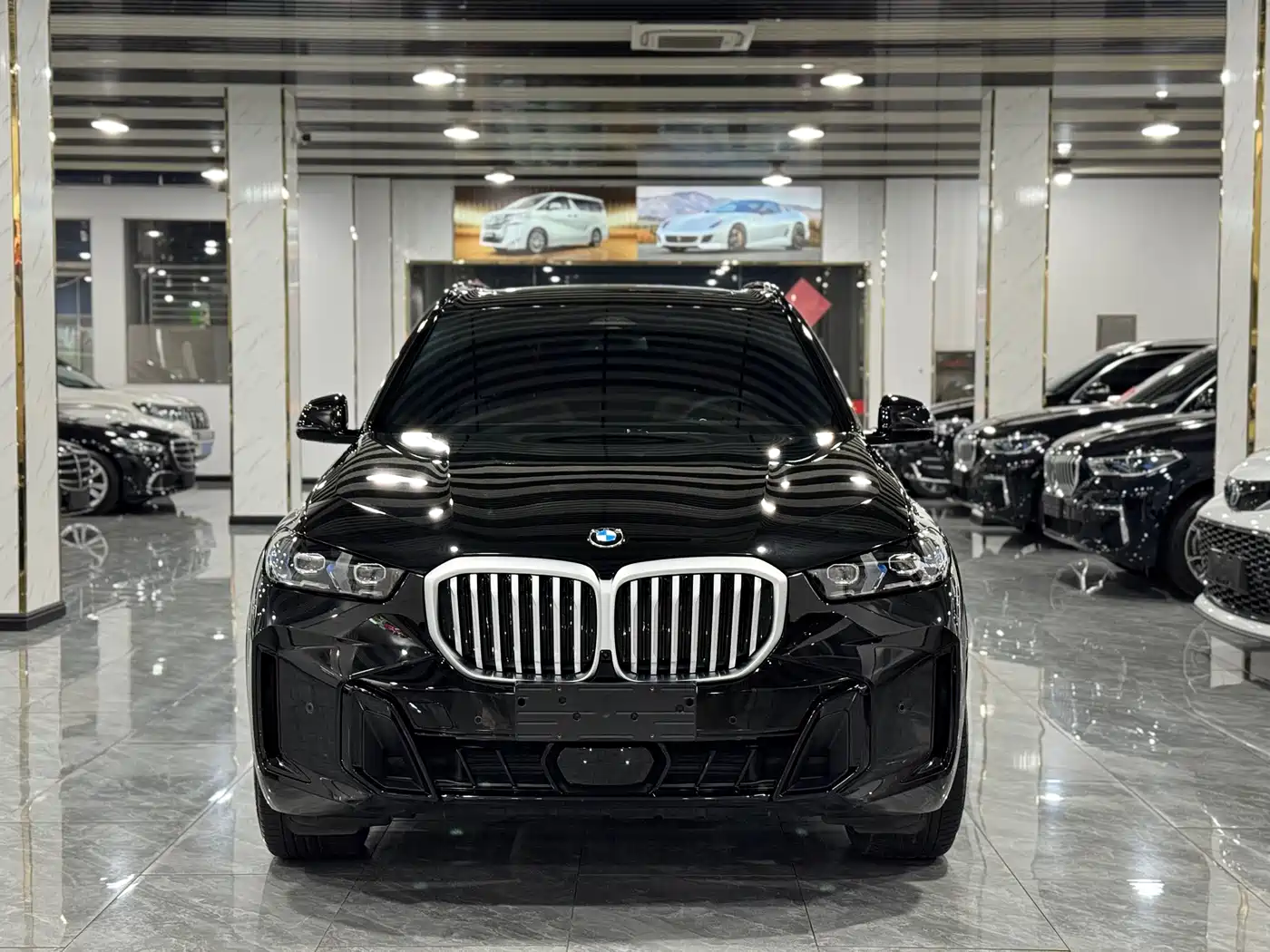 BMW X5 2023 xDrive 40Li M Sport Black Night Package фото 2