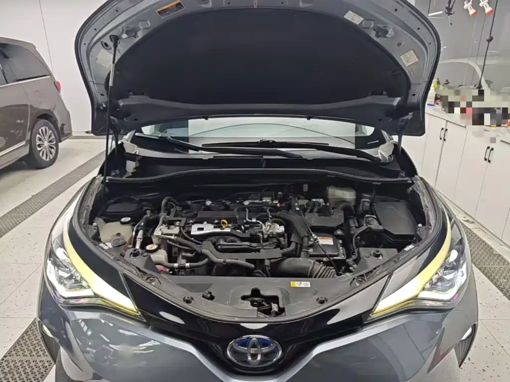 Toyota C-HR 2022 2021 Dual Engine 2.0L E-CVT Luxury Edition