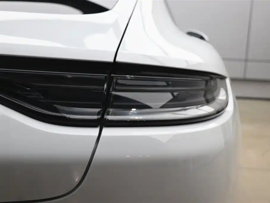 Porsche Panamera 2023 Panamera 2.9T Platinum Edition фото 27