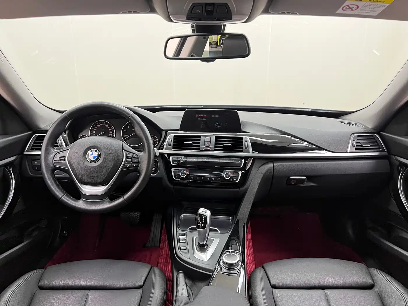 BMW 3 Series GT 2019 320i Fashion Model фото 21