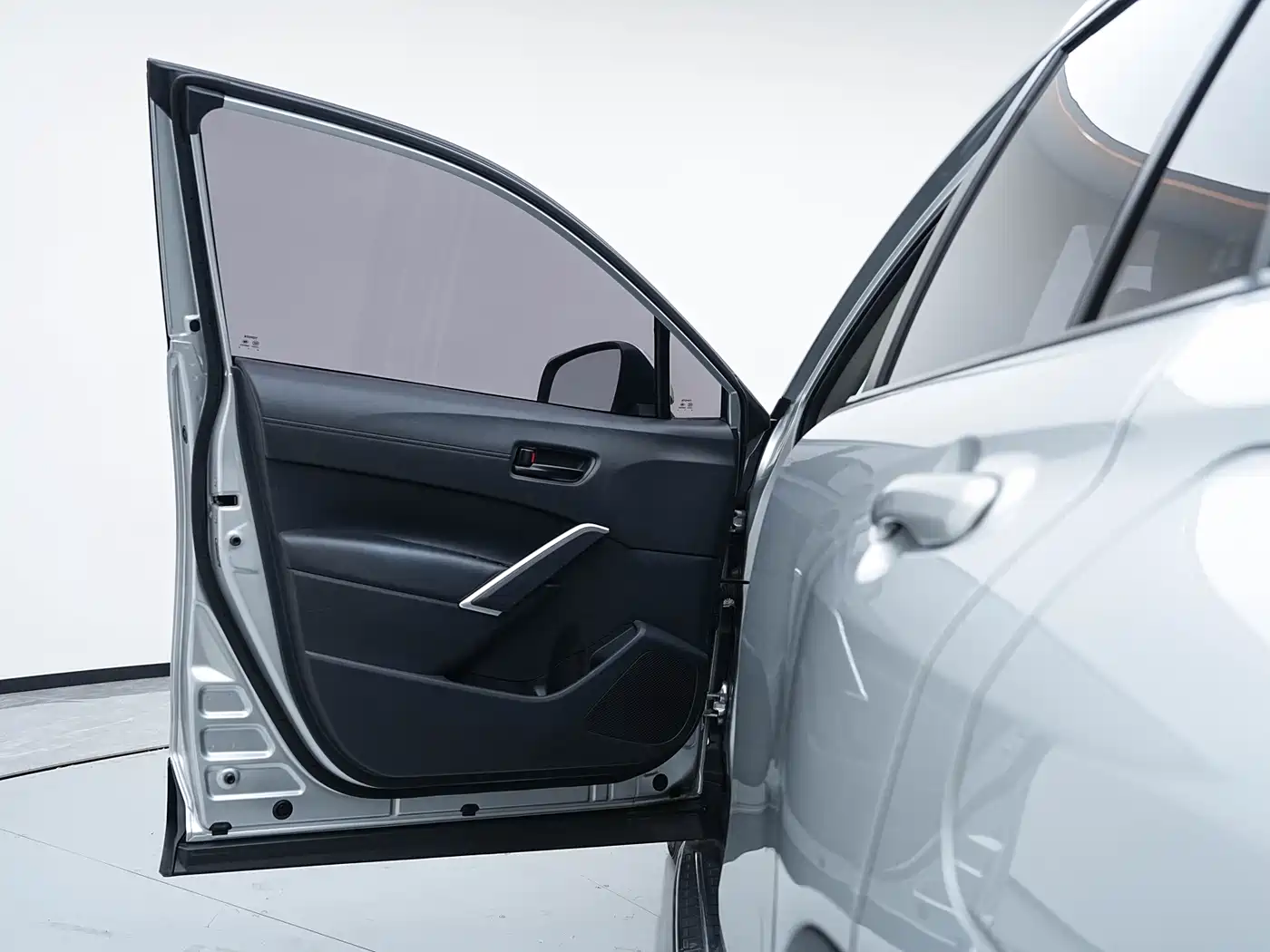 Toyota Frontlander 2023 2.0L CVT Elite Edition фото 16