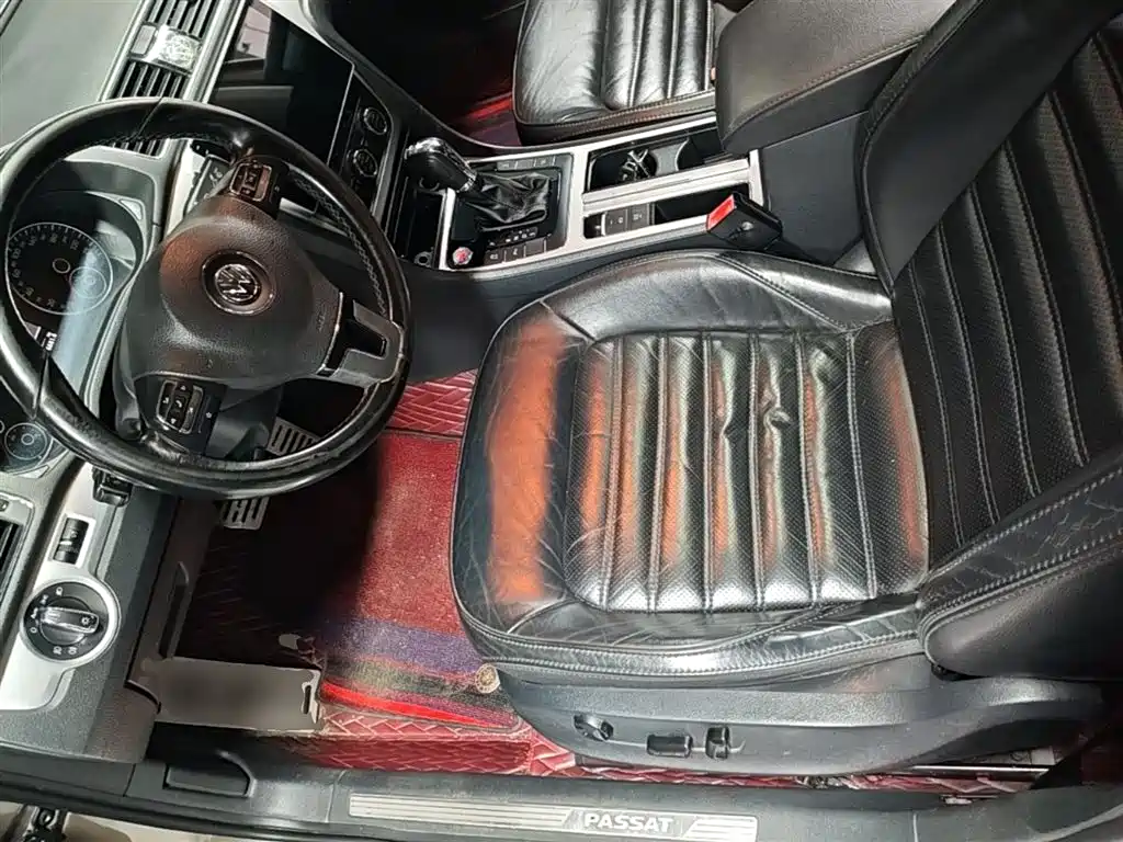 Volkswagen Passat 2014 1.8TSI DSG Executive Edition фото 16