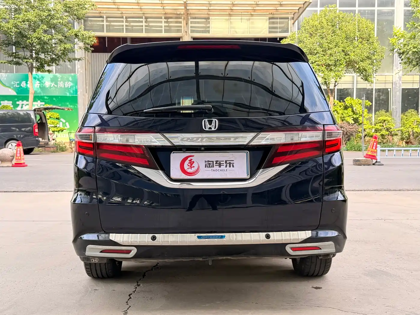 Фото 22 - Honda Odyssey