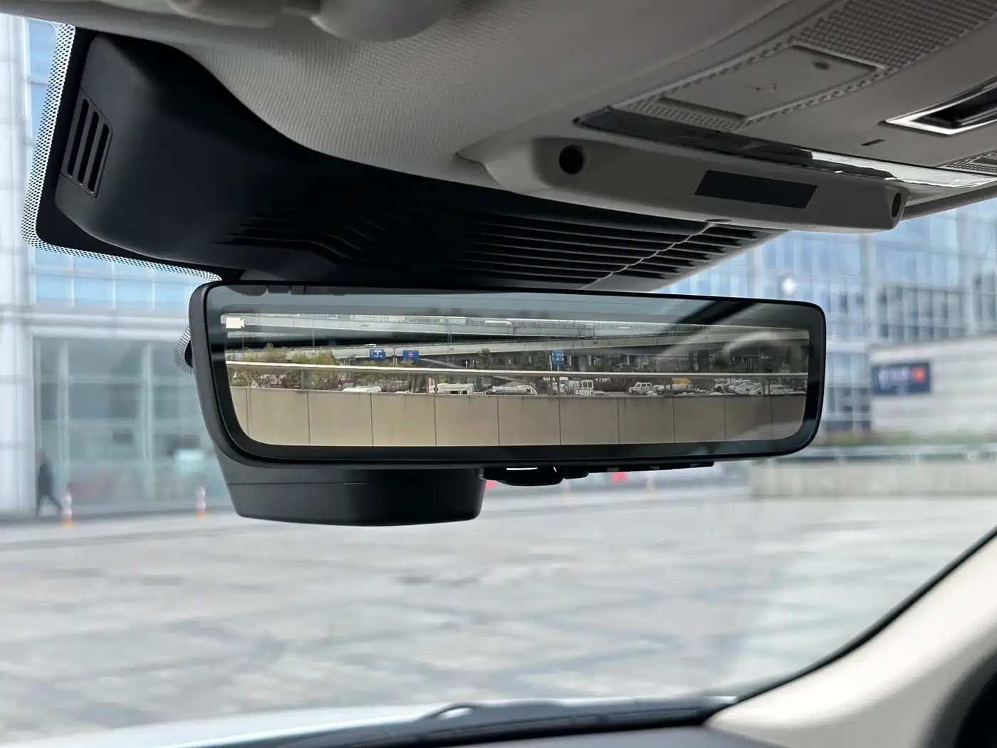 Land Rover Discovery Sport 2024 Luxury Custom Edition фото 23