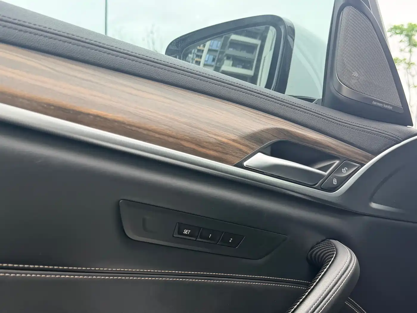 BMW 5 Series New Energy 2019 530Le Luxury Package фото 12