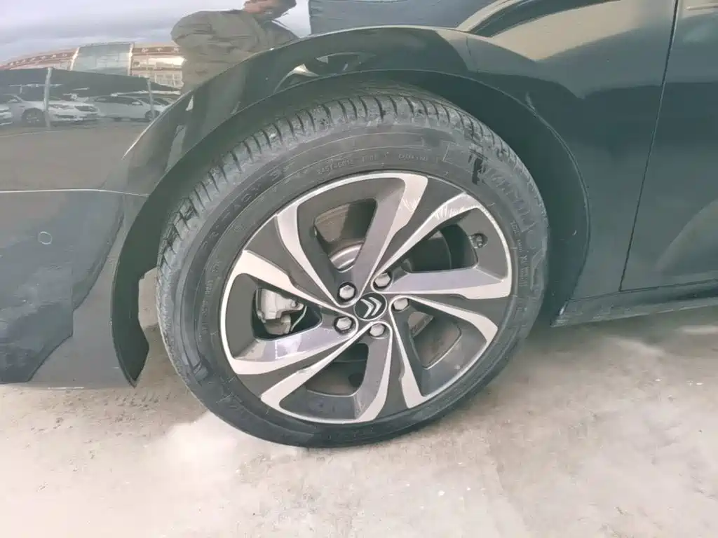 Photo 23 - Citroën C6