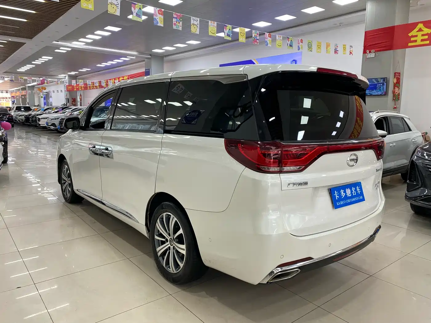 GAC Trumpchi Trumpchi M8 2018 320T Flagship Edition фото 7