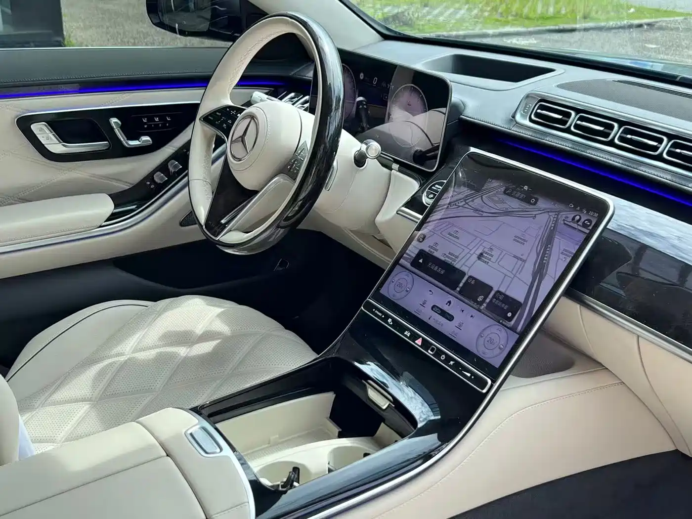 صورة 10 - Mercedes-Benz Maybach S-Class
