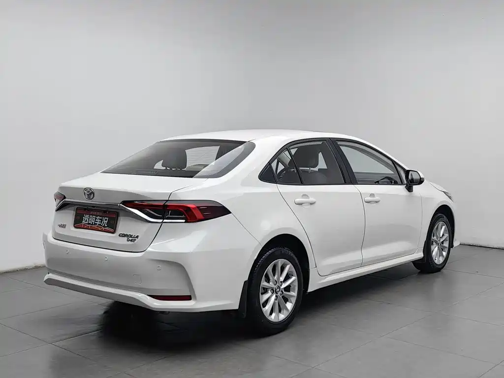 Photo 2 - Toyota Corolla