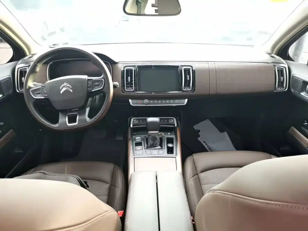 Photo 10 - Citroën C6