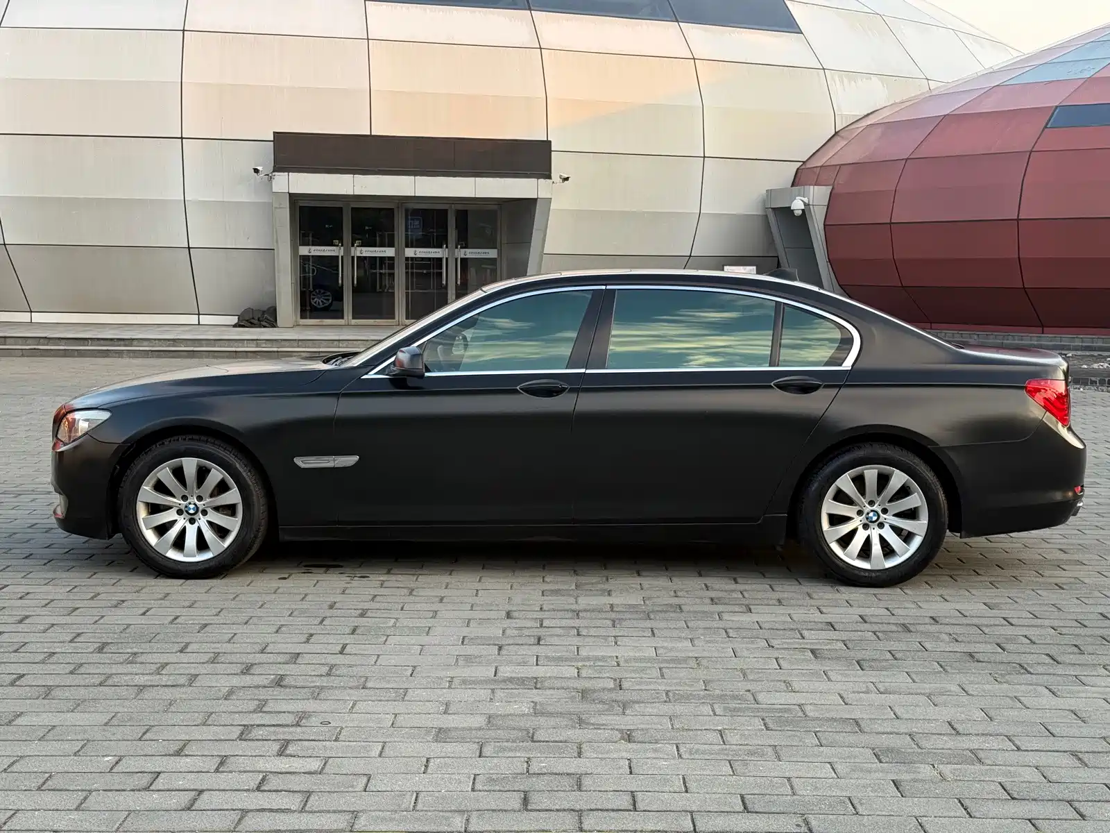 صورة 7 - BMW 7 Series
