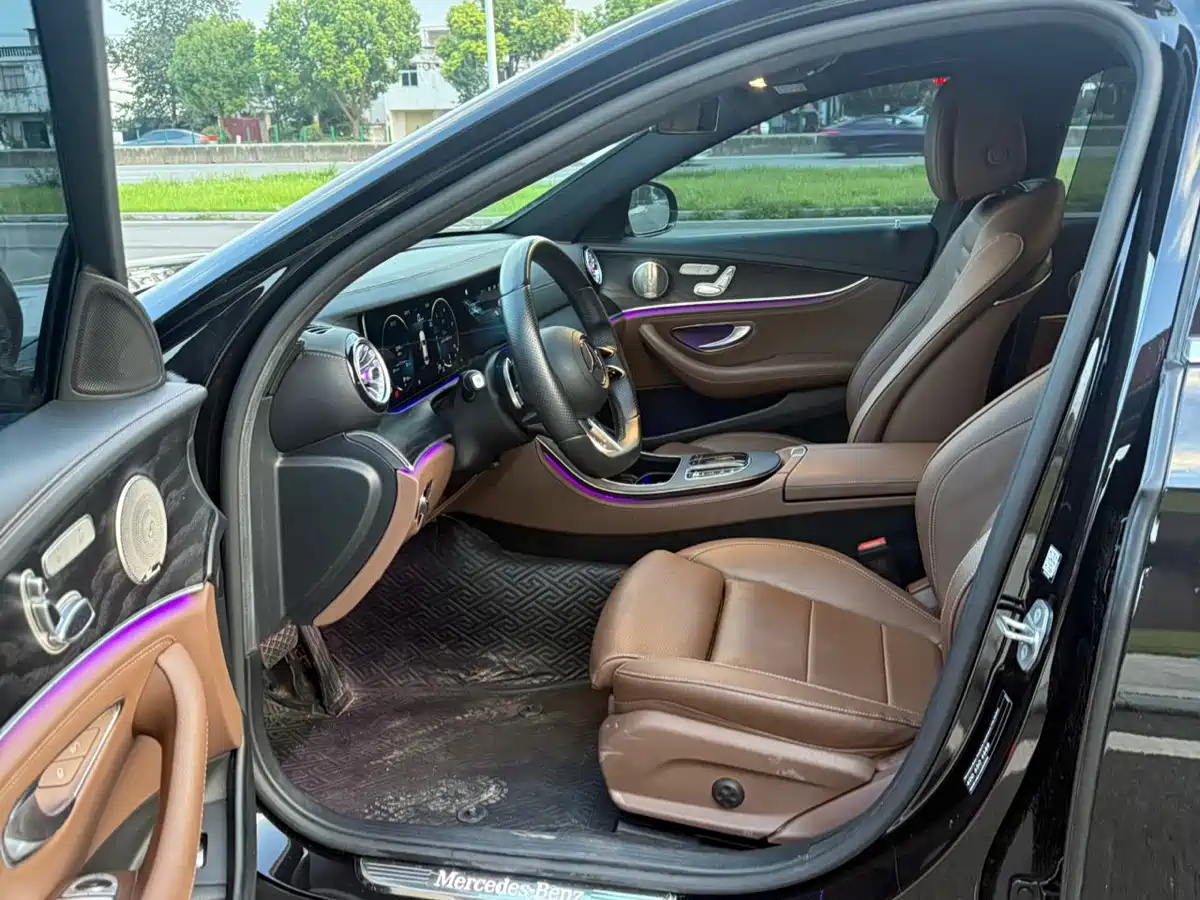 Photo 7 - Mercedes-Benz E-Class