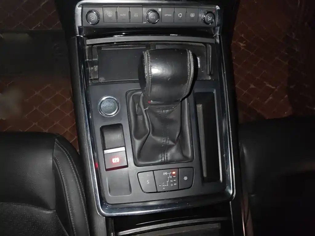 Photo 7 - Citroën C6