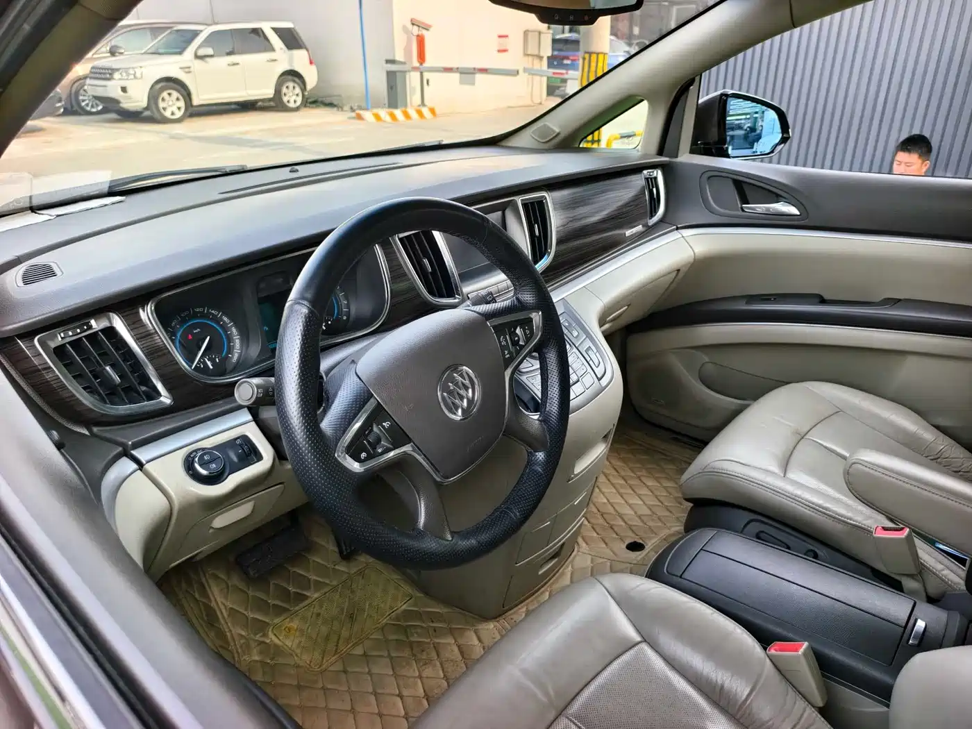 Buick GL8 2013 3.0L XT Luxury Business Flagship Edition фото 11