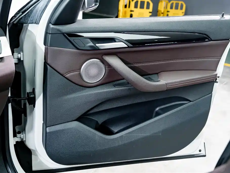 BMW X1 2021 sDrive20Li Fashion фото 15