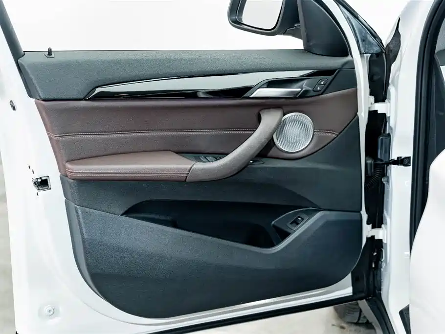 BMW X1 2021 sDrive20Li Fashion фото 16