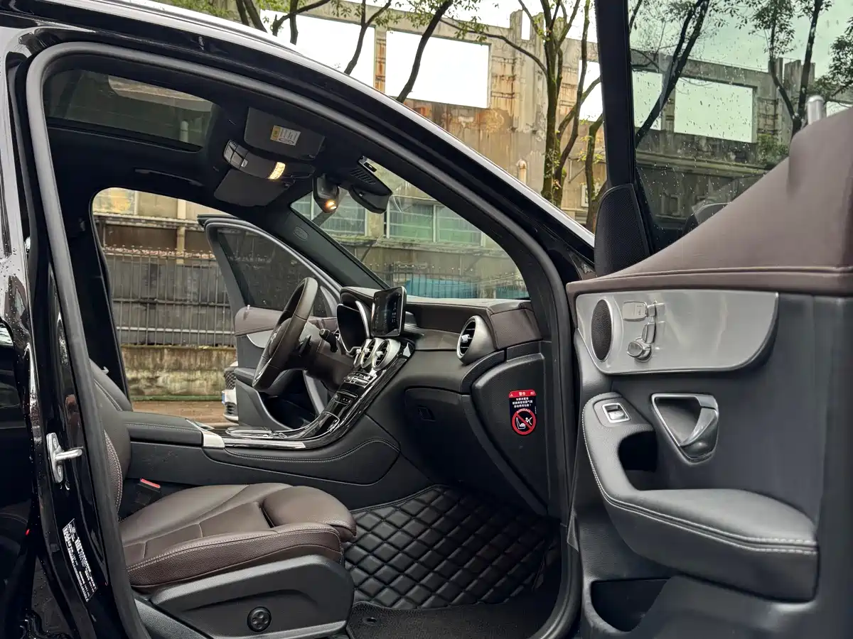 MERCEDES-BENZ GLC