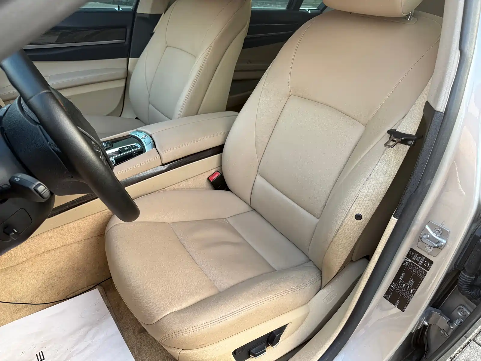 صورة 10 - BMW 7 Series