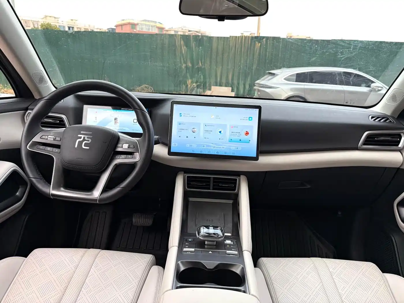 BYD Yuan UP 2024 401KM Surpass Edition фото 7