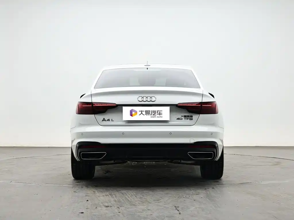 Photo 4 - Audi A4L