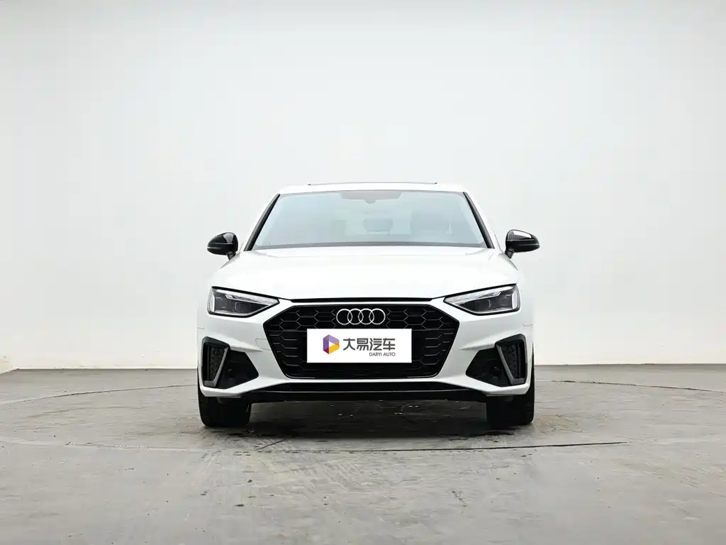 Photo 2 - Audi A4L