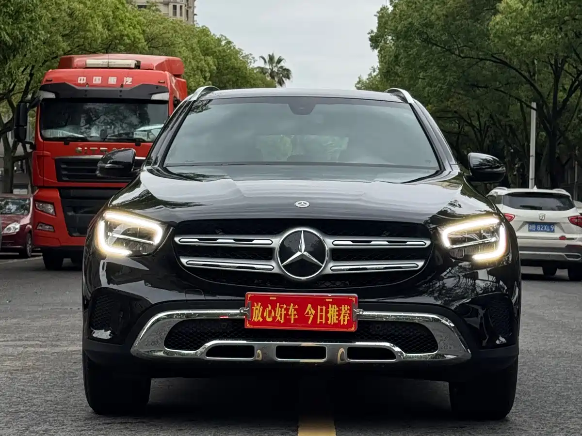 MERCEDES-BENZ GLC