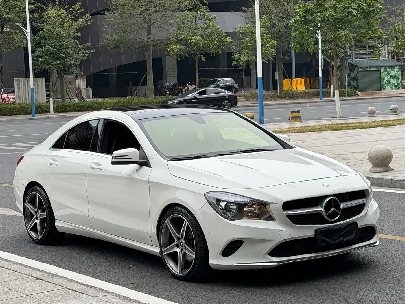 Mercedes-Benz CLA (Import) 2017 CLA 200 Dynamic фото 3