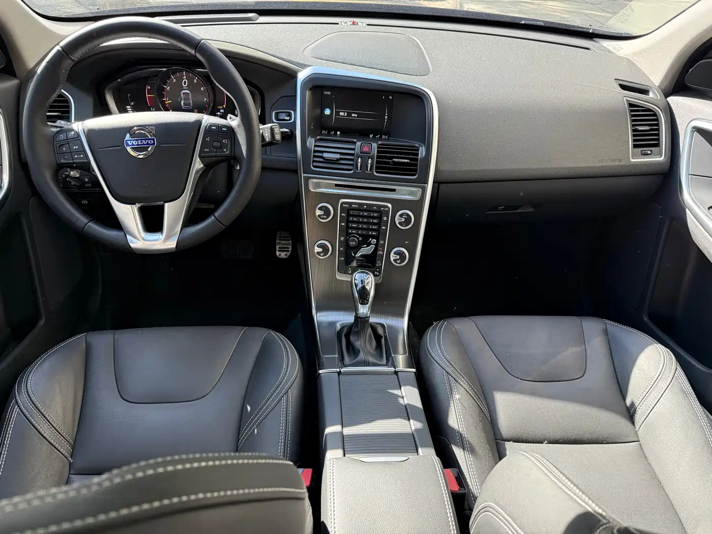 Фото 11 - Volvo XC60