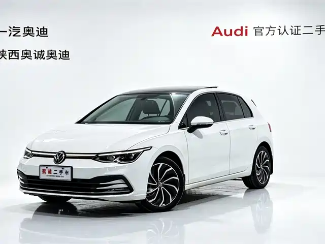 Volkswagen Golf, 2022